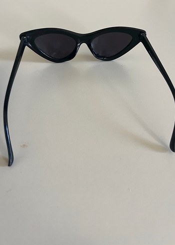Siyah Minimalist Kadın Gözlüğü - Görsel 2