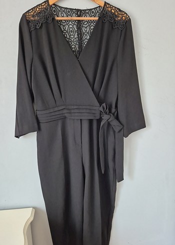 siyah Nakışlı V Yakalı İpekyol Tulum