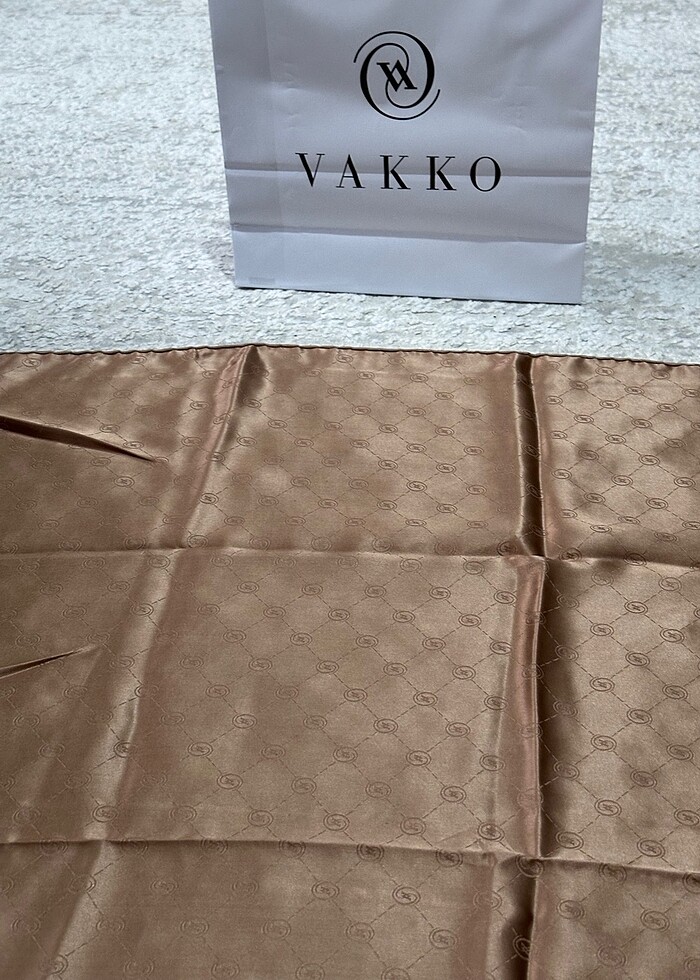 Orjinal Vakko Monogram İpek Eşarp - Görsel 4