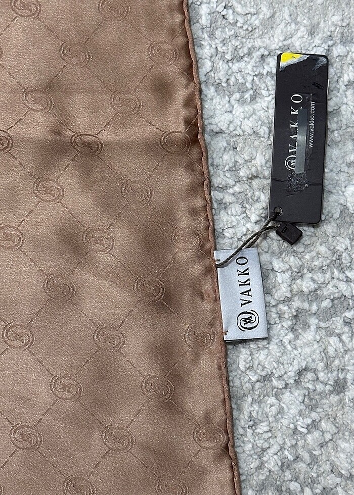 Orjinal Vakko Monogram İpek Eşarp - Görsel 3