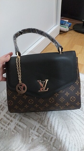 LV Çanta 