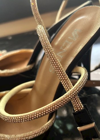 Diğer Siyah Stiletto Topuklu Kadın Ayakkabı