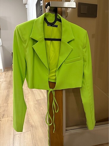 Zara Crop Bağlamalı Blazer Ceket