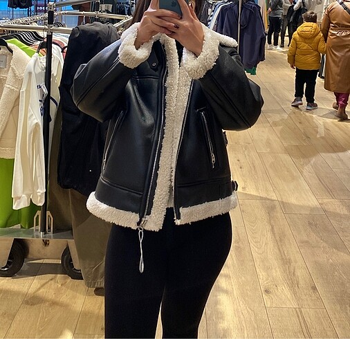 m Beden siyah Renk Bershka Ceket Mont