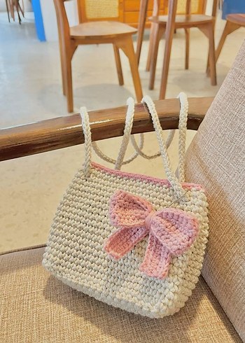 Pembe Fiyonk Detaylı Örgü Kadın Çanta
