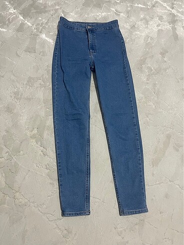 Bershka Dar pantolon