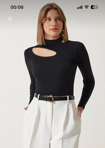 Kadın Siyah Yüksek Yakalı Uzun Kollu Bluz - Görsel 3