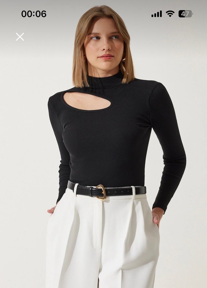 Kadın Siyah Yüksek Yakalı Uzun Kollu Bluz - Görsel 3