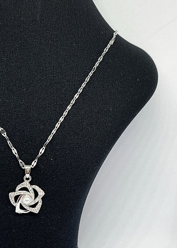  Beden Zincir Detaylı Gümüş Renk Minimalist Kolye