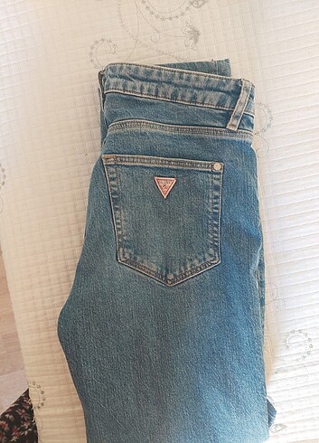 29 Beden mavi Renk Guess jean 