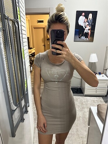 Guess Guess bej mini taşlı kısa kol elbise