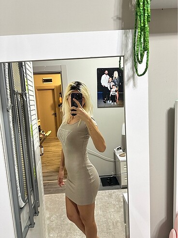 xs Beden Guess bej mini taşlı kısa kol elbise