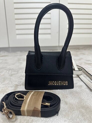  Beden Jacquemus mini deri el çantası