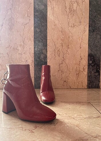Zara Suni Deri kırmızı bot