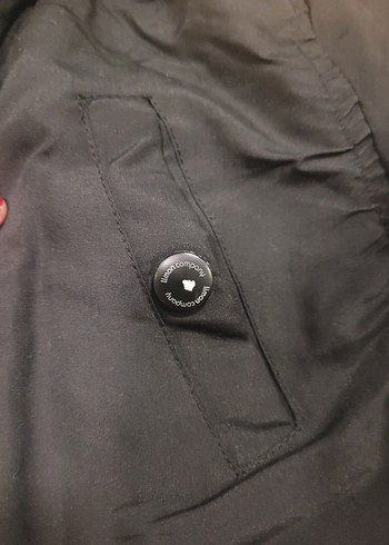 Erkek Çocuk Siyah Kapüşonlu Mont - Görsel 4