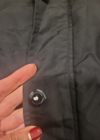 Erkek Çocuk Siyah Kapüşonlu Mont - Görsel 5