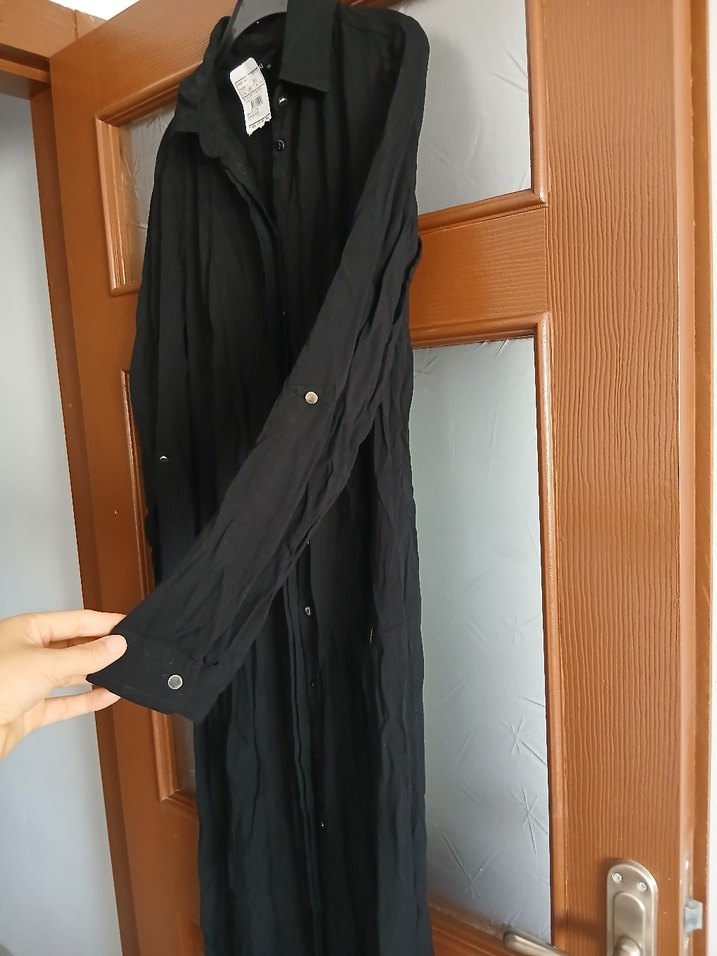 Siyah Uzun Düğmeli Elbise - Görsel 4