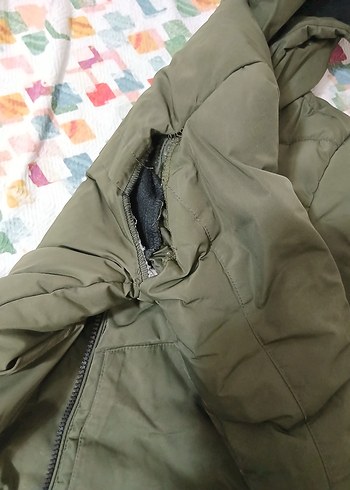 Koyu Yeşil Kapüşonlu Erkek Çocuk Mont - Görsel 4