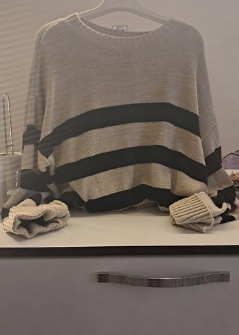 Bershka Bej Siyah Çizgili Oversize Triko Kadın Kazak