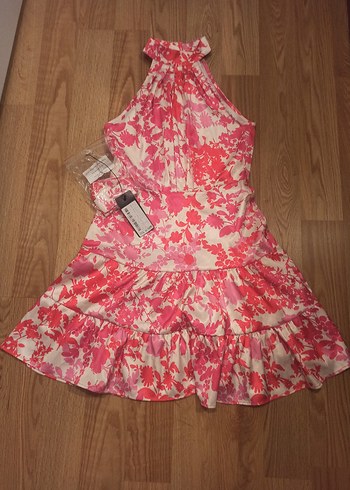 Pembe Halter Yaka Mini Elbise