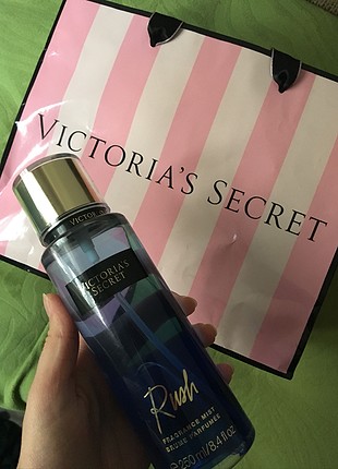 diğer Beden Victoria Secret Vücud Spreyi