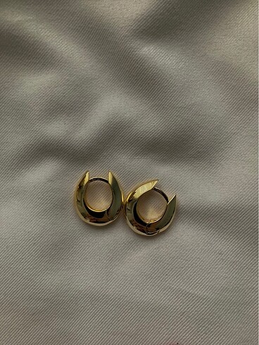 Gold klipsli küpe
