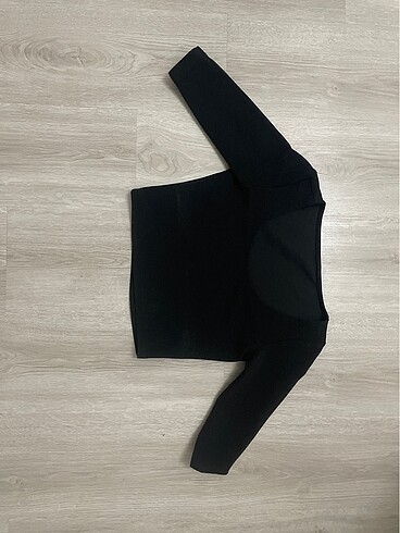 Siyah crop