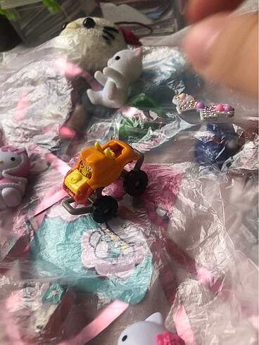 Oyuncak araba Kinder joy