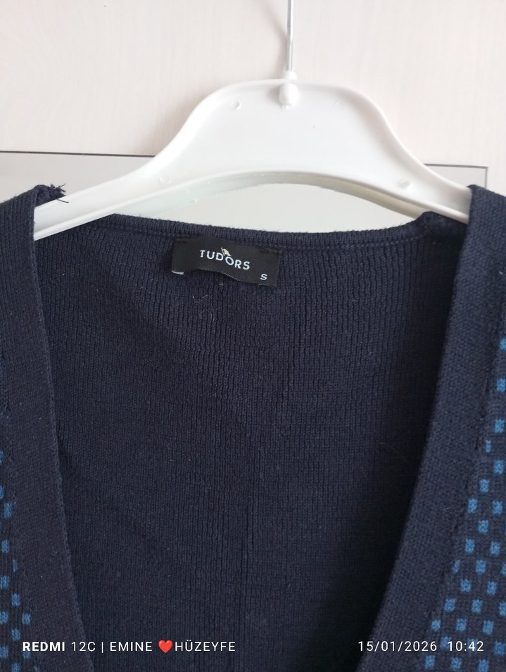 Düğmeli V Yaka Erkek Triko Yelek - Görsel 3