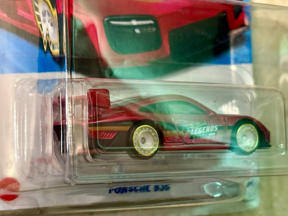 Hot Wheels Legends Tour Porsche 935 - Görsel 2