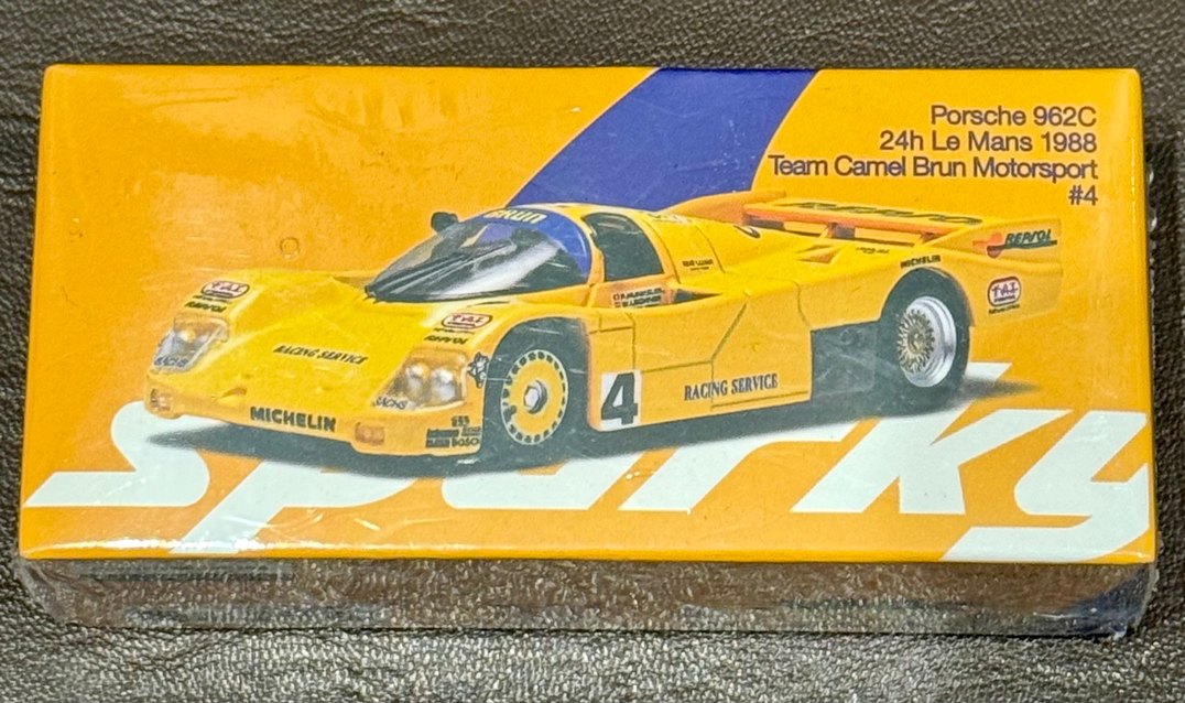 Sparky 1/64 Porsche 962C Camel Brun - Görsel 2