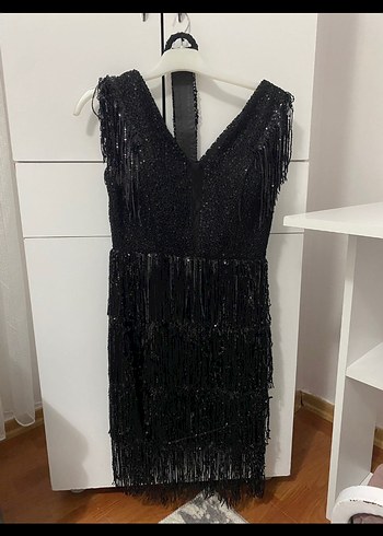 38 Beden Siyah Püsküllü V Yakalı kısa Abiye Elbise/ after party