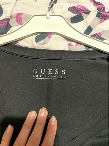 m Beden siyah Renk guess tişört