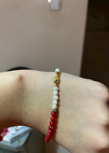 Beyaz ve Kırmızı Boncuklu Bohem Bileklik - Görsel 3