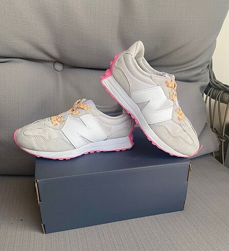 30 Beden pembe Renk NEW BALANCE 327 gri pembe kiz cocuk ayakkabisi