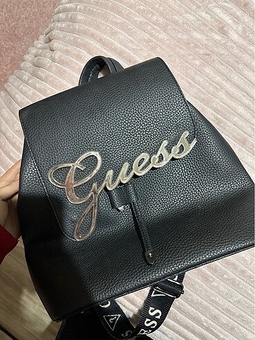 Guess sırt çantası