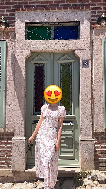Yazlık çiçekli elbise