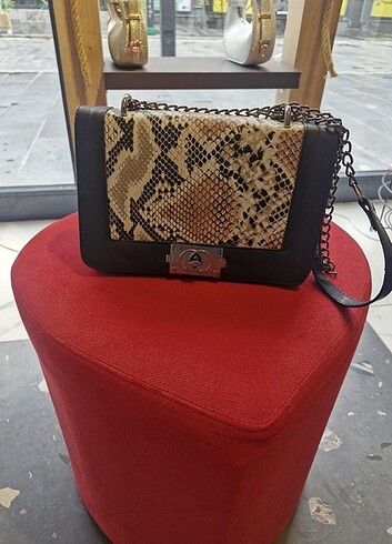 Leopar Desenli Siyah Çanta
