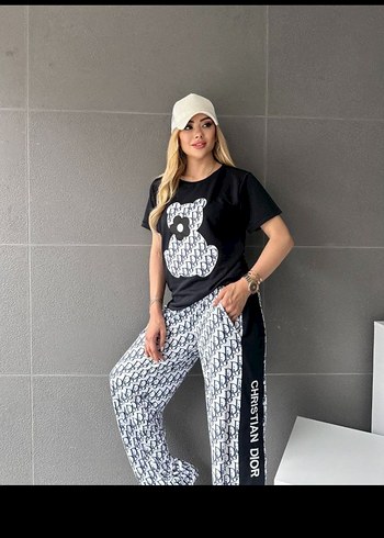 m Beden Siyah Baskılı Kadın Mini Tişört ve Eşofman Altı