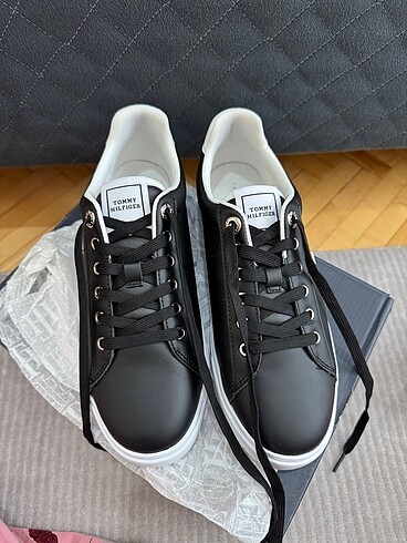38 Beden Tomyy Hilfiger ayakkabı