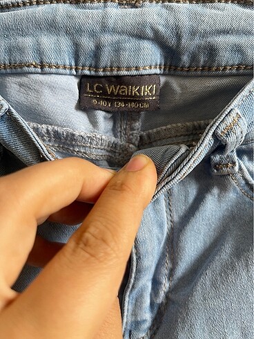 LC Waikiki Kız çocuk payetli kot pantolon