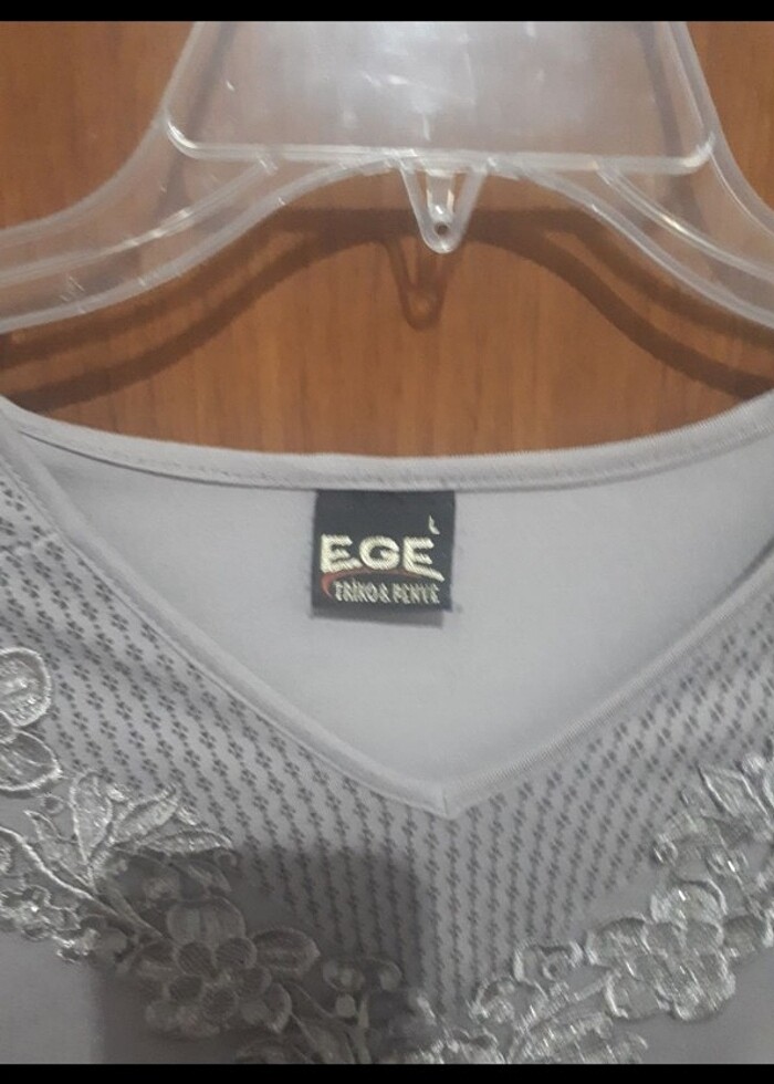 Yaka detaylı bluz  - Görsel 3