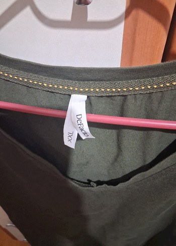 Kadın Haki V Yaka Kısa Kollu Tişört - Görsel 2