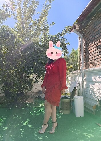 Kırmızı mini elbise