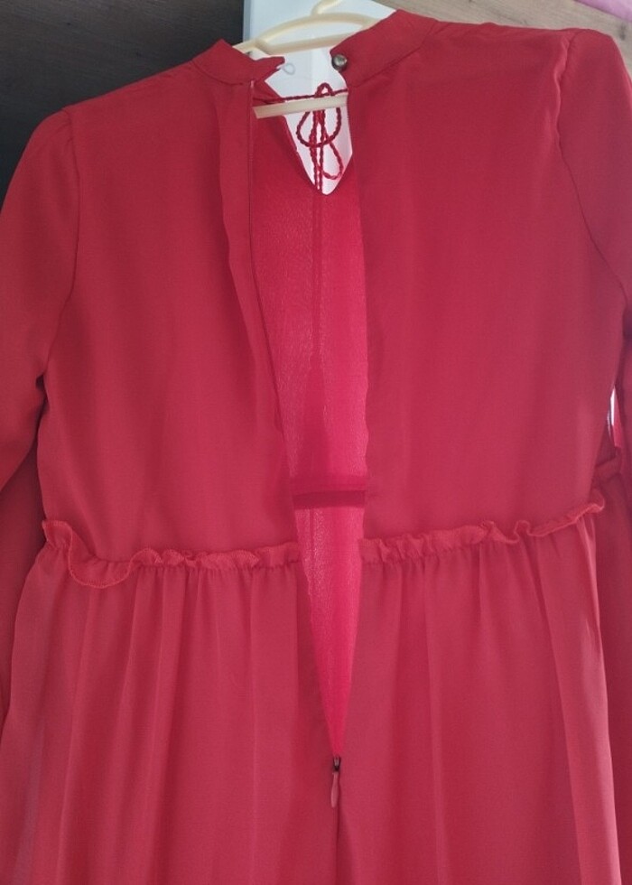 Kırmızı elbise - Görsel 4