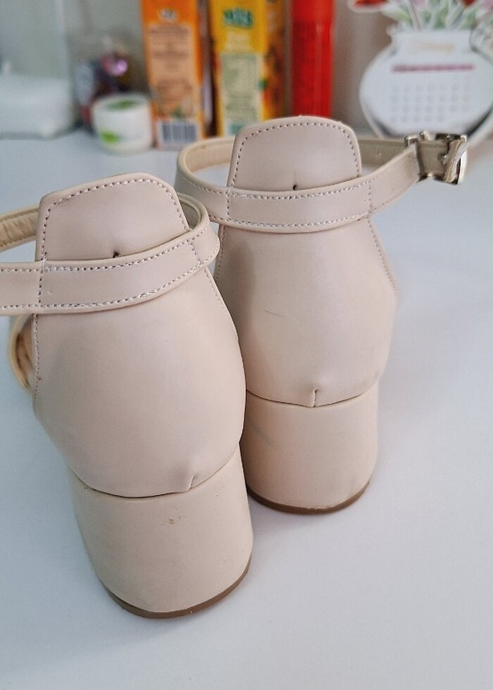 Topuklu Çocuk 33 Numara Bej Ayakkabı  - Görsel 3