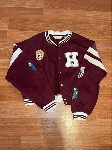 H&M Bordo Kolej Ceketi ? Harry Potter Temalı