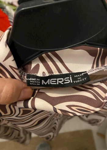 Düğmeli Kahverengi Zebra Desenli Boğazlı Bluz - Görsel 3