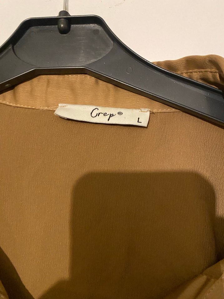 Bej Parlak Düğmeli Uzun Kollu Kadın Gömlek - Görsel 3