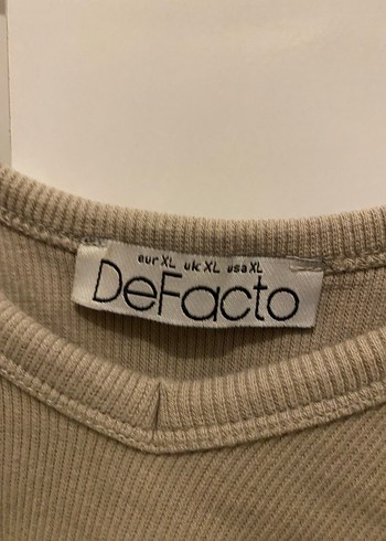 Bej V Yakalı Kadın Atlet - Görsel 2